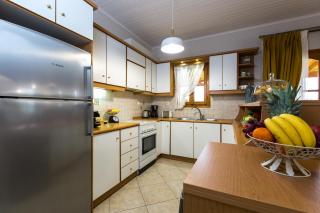 Lefkothea Villas with Large Pool, BBQ & Playground - Adelianos Kampos - 1