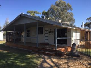 Carinya Caravan Park - 9