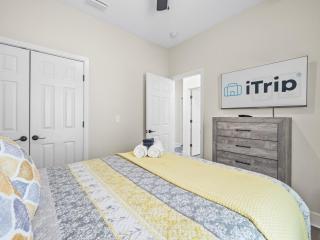 Stylish 3BR Ybor Oasis w - Pvt - Pool and workspace - Tampa - 2