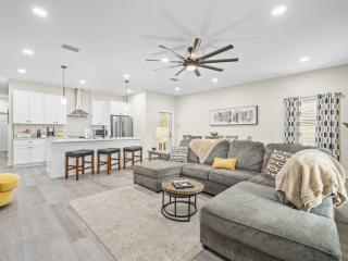 Stylish 3BR Ybor Oasis w - Pvt - Pool and workspace - Tampa - 9