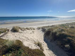 Beautiful Beach front Papamoa - Tauranga - 3