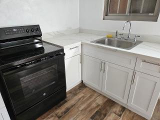 Tulu Famaguon Newly Renovated 2 BR 1BA Private Apartment Free Wifi Free Parking - Tamuning - 0