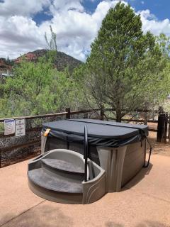 Luxe Design and Amazing Views with Hot Tub for Family - Sedona - 6