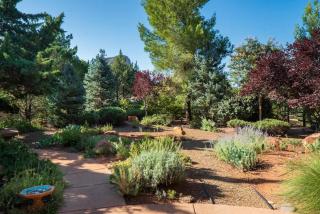 Luxe Design and Amazing Views with Hot Tub for Family - Sedona - 3