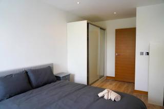 Modern Chelsea Bridge Apartment - Battersea Park View - Londen - 9