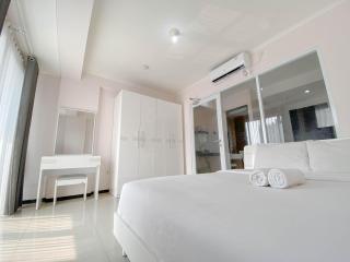 Cozy 1BR Apartment Gateway Pasteur By Travelio - 6