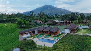 D Sila's Tepi Danu Villas Kintamani & Natural hot spring - 6