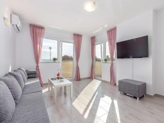 Quiet Villa with Soothing Spa - Dramalj - 1