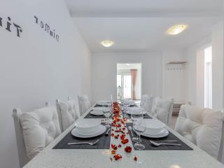 Quiet Villa with Soothing Spa - Dramalj - 7
