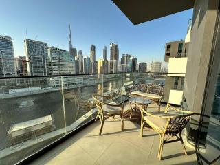 Bright Studio Burj Khalifa & Canal Views Pool - 0