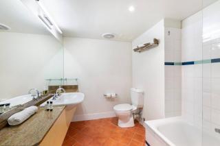 King Studio Darwin Discovery with Balcony & Pool - 1