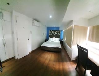2 BR loft-type condo Fort Victoria - Manila - 9