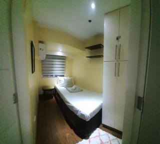 2 BR loft-type condo Fort Victoria - Manila - 6