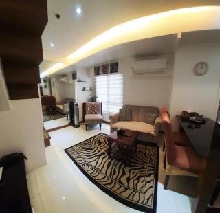 2 BR loft-type condo Fort Victoria - Manila - 2