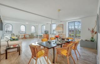 Pet Friendly Apartment - - 8
