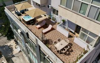 City Center Gem with Jacuzzi & Terrace - Durazzo - 8