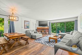 Modern Lake Geneva Condo with Year-Round Views - Lake Geneva - 1