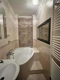 Spacious city flat with courtyard - Košice - 1