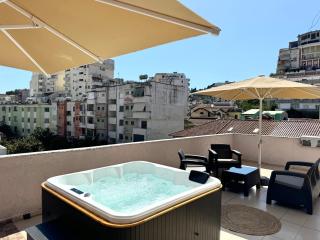 City Center Gem with Jacuzzi & Terrace - Durazzo - 1