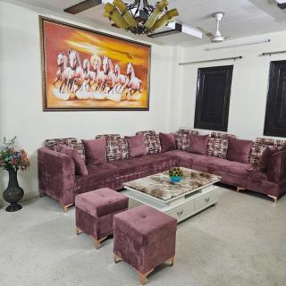 Home Away A Spacious Abode - New Delhi - 0