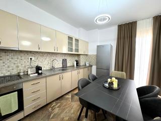 City Center Gem with Jacuzzi & Terrace - Durazzo - 4