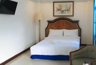 RedDoorz at Caree Boutique Hotel Bulan Sorsogon - Bulan - 9