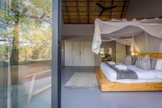 Raptors Luxury Farmhouse - 2
