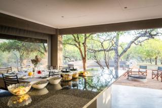 Raptors Luxury Farmhouse - 3