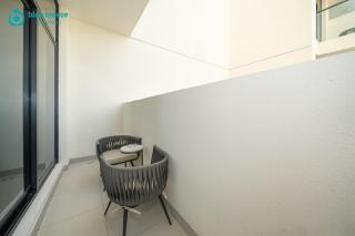 Blue Breeze - Trendy Studio with Balcony & Stylish Interiors - 9