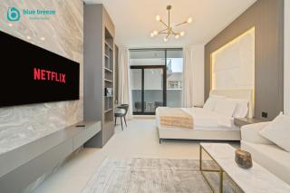 Blue Breeze - Trendy Studio with Balcony & Stylish Interiors - 3