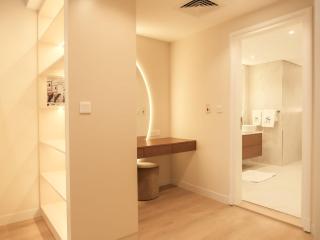 Stunning Renovated 1BR Apartment at 5 Star Resort - 3