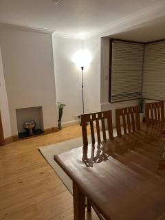 Stylish Happiness Home - Surrey - - 7