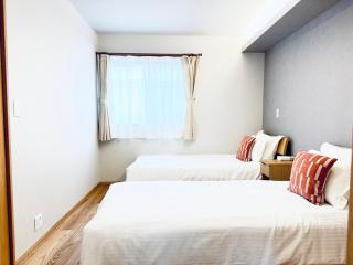 Crystal Flame Lodge Miyoshi 2 - - 5