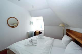 Üüs Hüs, App. 1 - 4