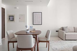 Silkhaus Waterfront 1BR in Marina Vista Tower - 4