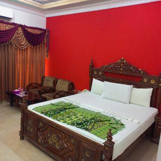 New Indus Hotel - - 2