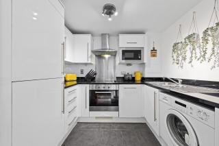 Croydon FBS Retreat, Easy access to central - 7