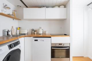 Veeve - In the Eaves of the Écuries - 3