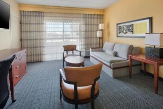 Courtyard by Marriott Mt. Laurel - Mount Laurel - 3