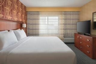 Courtyard by Marriott Mt. Laurel - Mount Laurel - 4