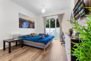 Elegant & Cozy FBS Downtown Flat - 6