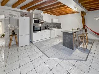Spacieux & lumineux avec Smart TV et Wi-Fi rapide - Troyes - 1
