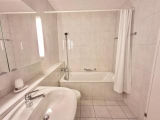 4-Bedroom Getaway in Zug with Spacious Living - 2