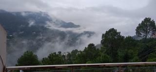Three Bedroom Premium Villa I Family Events I Open Air Lawn & AC I Sky Bonfire I Kasauli by Exotic Stays - - 8