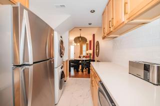 Charming Two-Master Queen Bedroom in Washington DC - 5