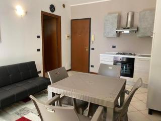 Il Gabbiano - Apartments in residence with Pool - Desenzano del Garda - 2