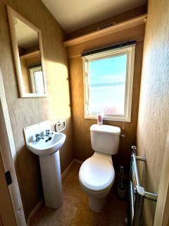 Seashell Hideaway Caravan at Seawick Holiday Park - Clacton-on-Sea - 3