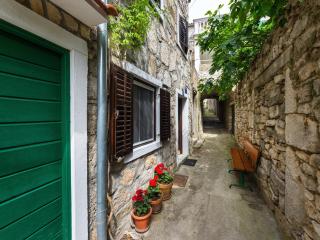 Shisha Stone House - Murter - 8
