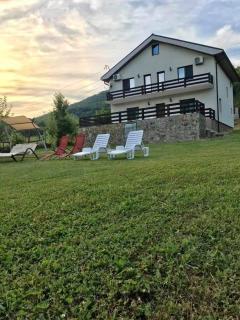 Casa de Vacanță Golful Drencova - - 0