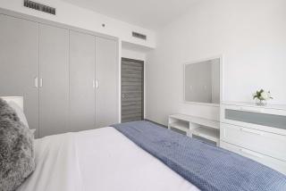 Stylish 1-Bedroom Apartment with Premium Amenities - 4